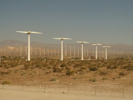 Windenergie-Wüste Schweiz: Die Schweizerische Energie-Stiftung ortet in der Energiepolitik Nachholbedarf. Gerne würde sie auch hierzulande mehr Windparks sehen, wie hier bei Palm Springs, Kalifornien.