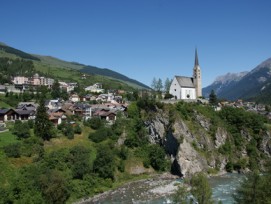 Scuol wird Zentrum der gleichnamigen grössten Gemeinde der Schweiz...