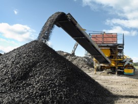 Recycling ist nicht bei jedem Asphalt die beste Lösung. Polyzyklische aromatische Kohlenwasserstoffe können die Gesundheit der Strassenbauer gefährden.