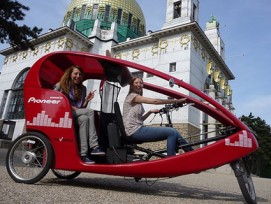 E-Rikschas, wie hier in Wien, erfreuen sich wachsender Beliebtheit und sind künftig fast den E-Bikes gleichgestellt.