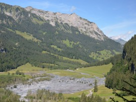 Der Verlust an wertvollen Landschaften ist dramatisch. So sind seit 1900 70 Prozent der Auen verschwunden. Nicht so im Kiental (Berner Oberland): Der Tschingelsee (im Bild) entstand erst 1972 nach einem Murgang.