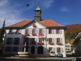 Hierhin wird bei der kommunalen Abstimmung über die Kantonszugehörigkeit von Moutier alles schauen: Das Hôtel de Ville der (noch) bernjurassischen Gemeinde.