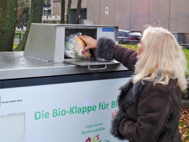 Nicht für jede Gemeinde die richtige Lösung: Basel setzt auf stationäre Biosammelstellen, die sogenannten Bio-Klappen.