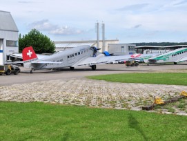 Noch wird in Dübendorf geflogen, bald soll aber zumindest auf einem Teil des Militärflugplatzes ein Innovationspark entstehen.