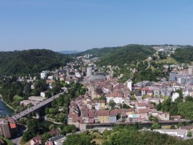 Baden ist schön, wer mit dem Auto anreist, steht aber häufig im Stau. Dank eines Verkehrsmanagementsystems soll sich das nun ändern.