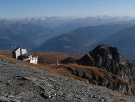 Von Flims führt bald eine neue Seilbahn auf den Cassons – die Bergstation wird allerdings weiter unten gebaut.