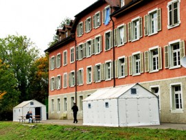 Der Kanton Aargau setzt für die Unterbringung von Flüchtlingen neu auch auf «Shelters for Refugees» ...