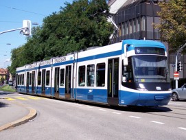Tram der Linie 9 in Zürich