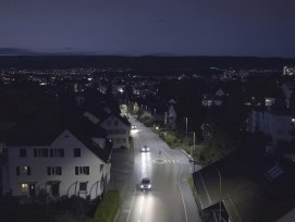 Auf einer ein Kilometer langen Teststrecke wurde in Urdorf ZH das «verkehrsbeobachtende Licht» getestet.