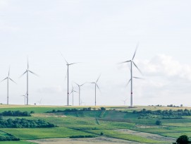Windturbinen in Mölsheim, Deutschland.