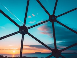 Sonnenuntergang durch Fenster