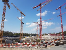 Glasi-Quartier: 11 Krane auf der Grossbaustelle beim Bahnhof Bülach.