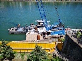 Bagger Ponton Rhein Basel Rheinsprung