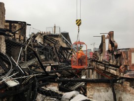 Sachschaden und Aufräumarbeiten nach Grossbrand bei HB Zürich