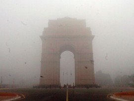 Gate of India (Dehli) im Smog.