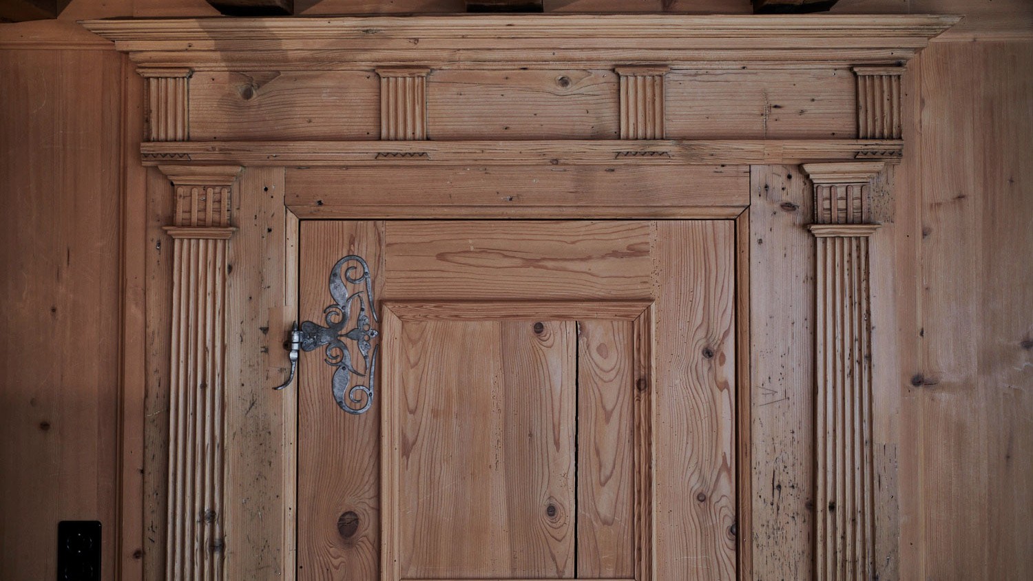 Türendetail, Grosshaus, Elm, Stiftung Ferien im Baudenkmal