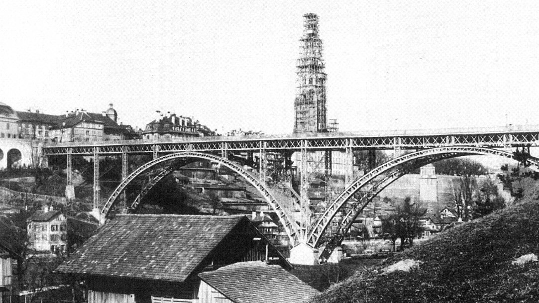 Kirchenfeldbrücke mit dem Bau vom Münster um 1893