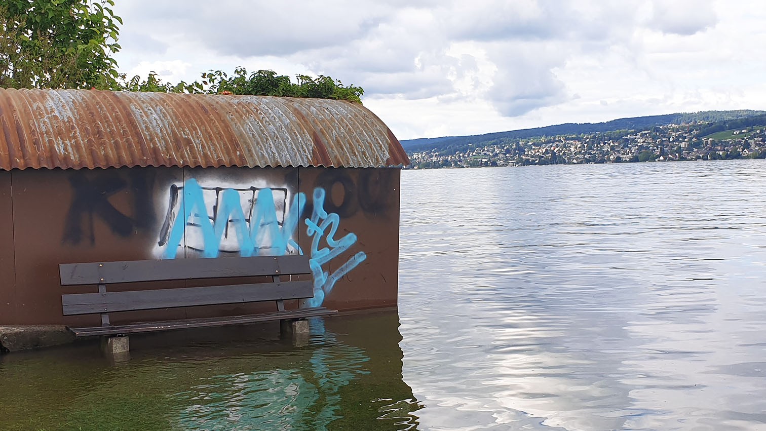 Hochwasser am Zürichsee bei Oberrieden im Juli 2021