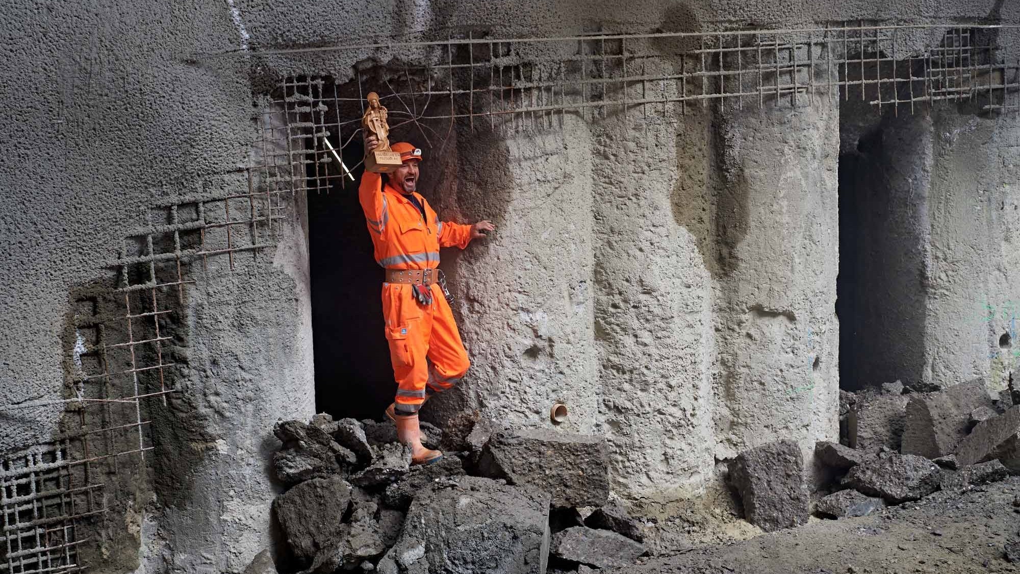 Durschlag Zufahrtstunnel Hirschenpark und Eilgut in Bern