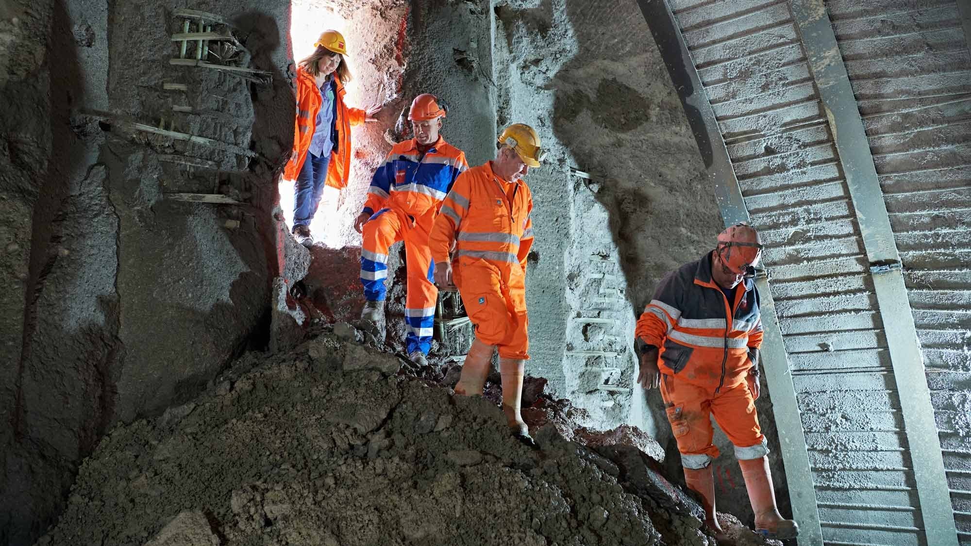 Durschlag Zufahrtstunnel Hirschenpark und Eilgut in Bern