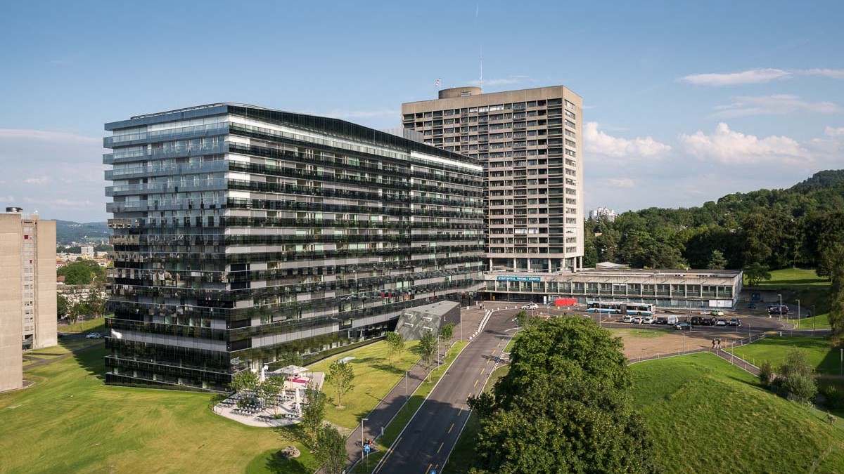 Blick auf das Stadtspital Triemli in Zürich