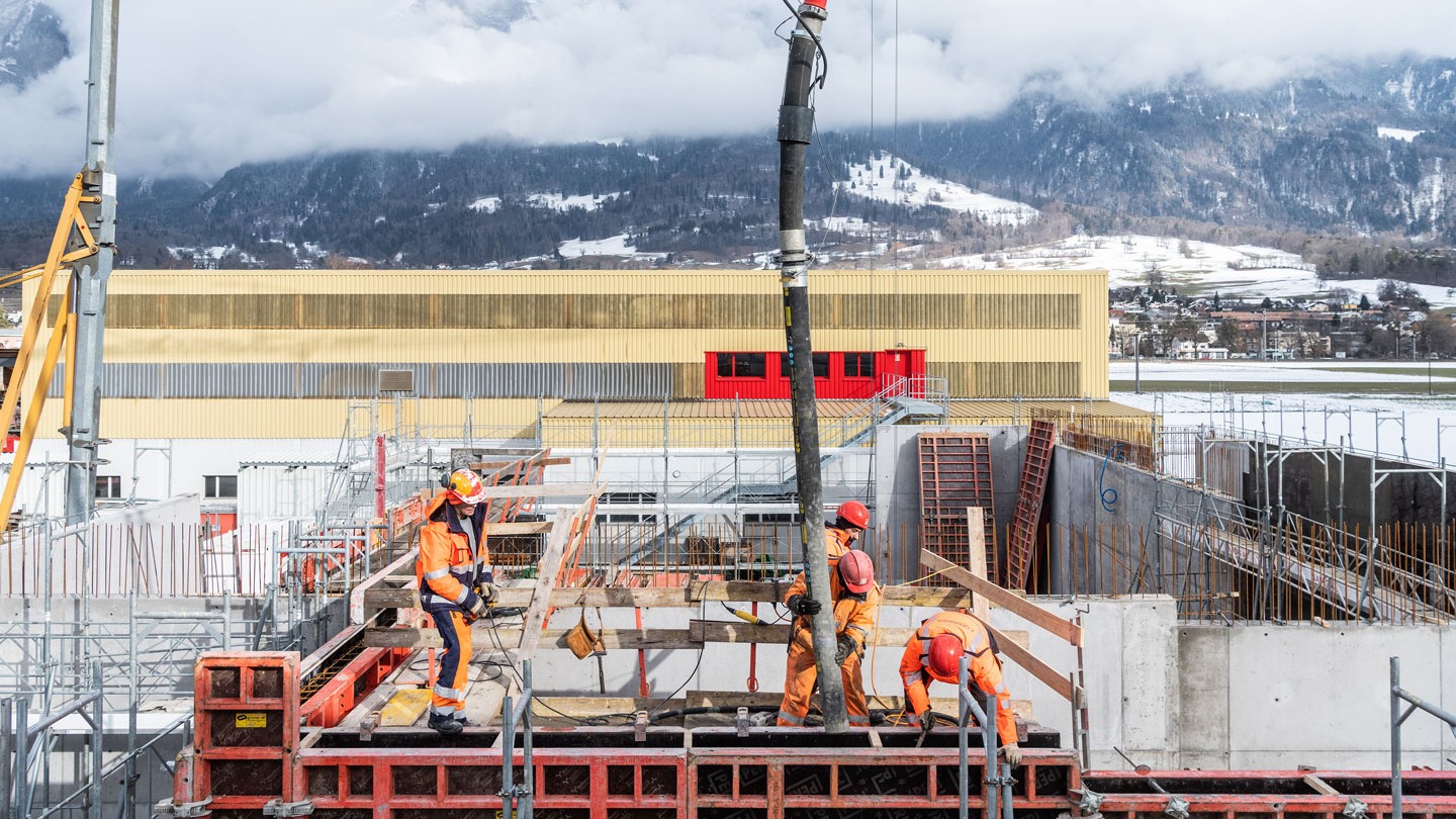 Einsatz CO2-neutraler Beton Klark auf Baustelle