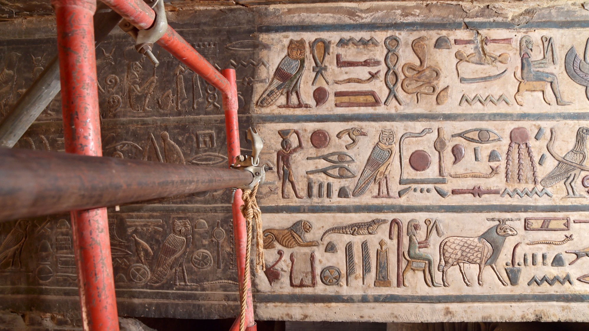 Hieroglyphen im Tempel von Esna