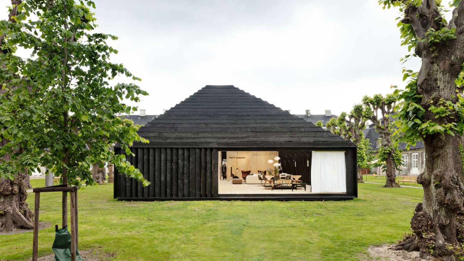 Temporärer Fritz Hansen Pavillon  beim Designmuseum Danmark.