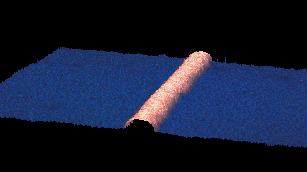 Dreidimensionales Konfokalmikroskopbild einer Kupferleiterbahn