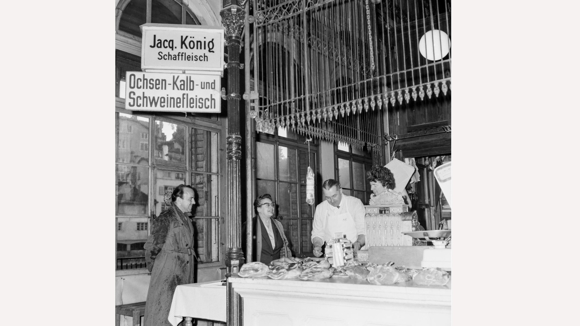 Einkaufen in der Fleischhalle um 1959