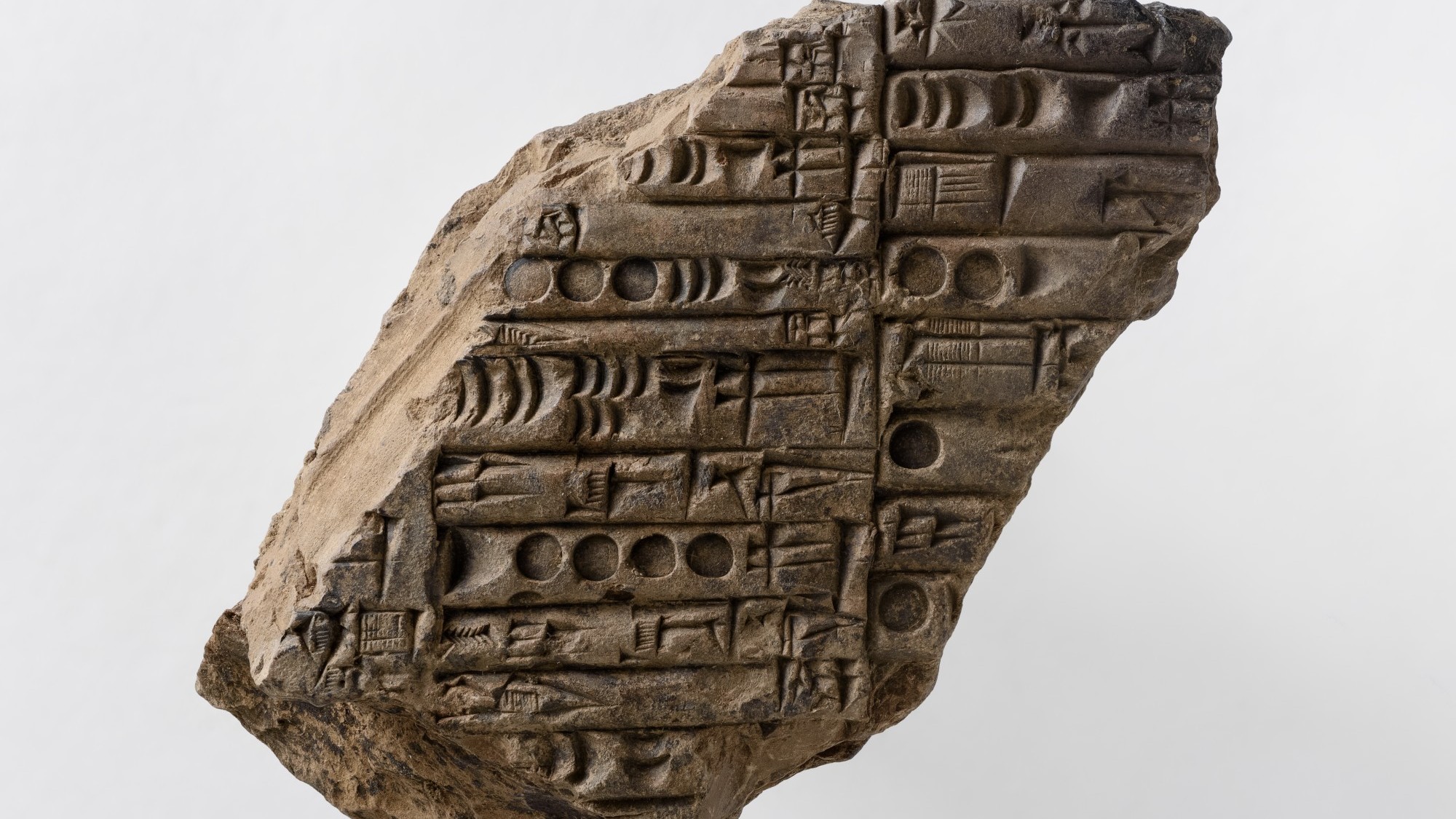Tafel mit sumerischer Keilschrift