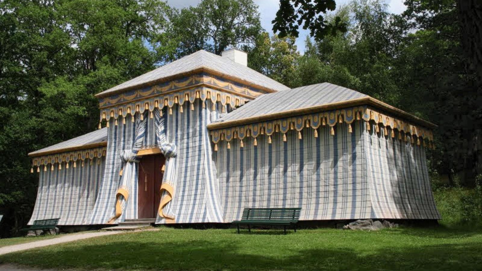 Klassizistisches-Festzelt_in_Schweden