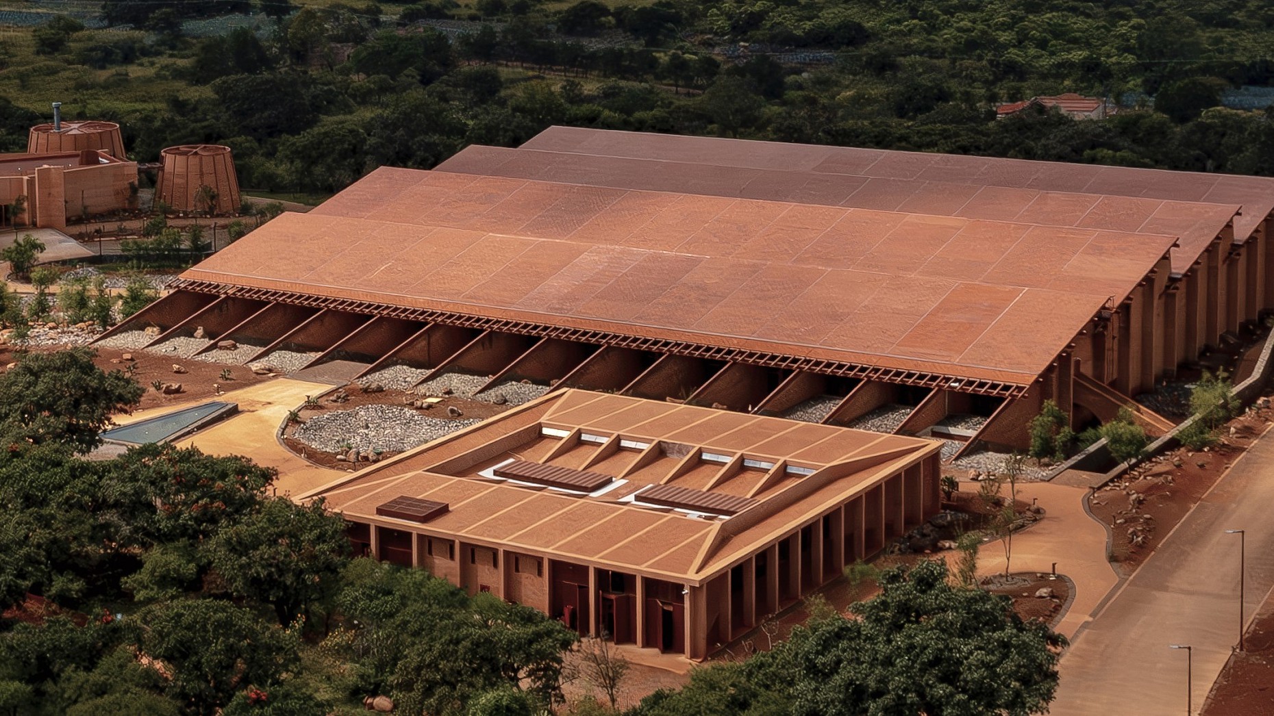 Auf der Shortlist für den Brick Award 26: Lagerhäuser und Büros der Clase Azul La Hazienda Jalisco im mexikanischen Tepatitlán.