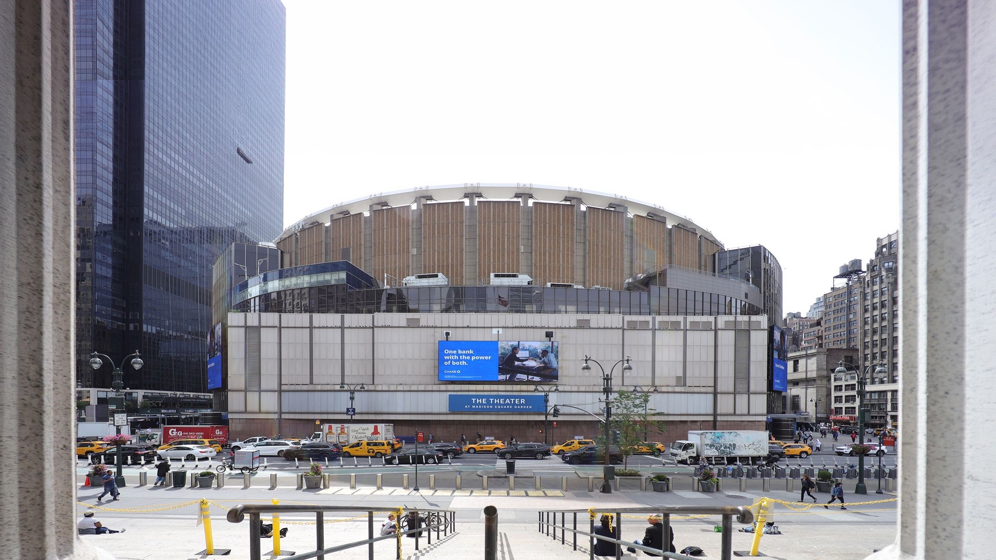 Heutige Penn Station in New York von der Eight Avenue aus