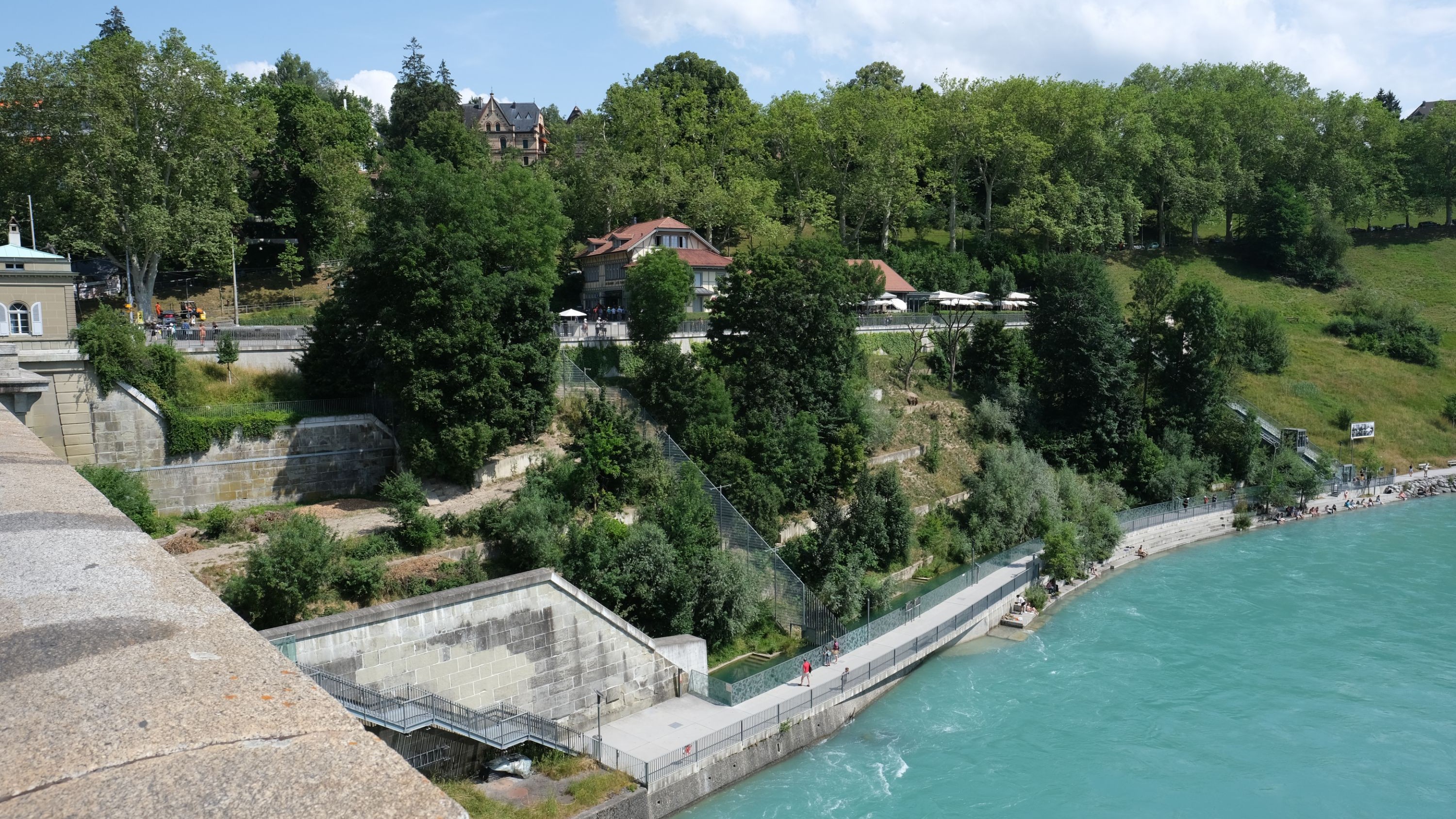 Der heutige Bärenpark am Ufer der Aare in Bern.